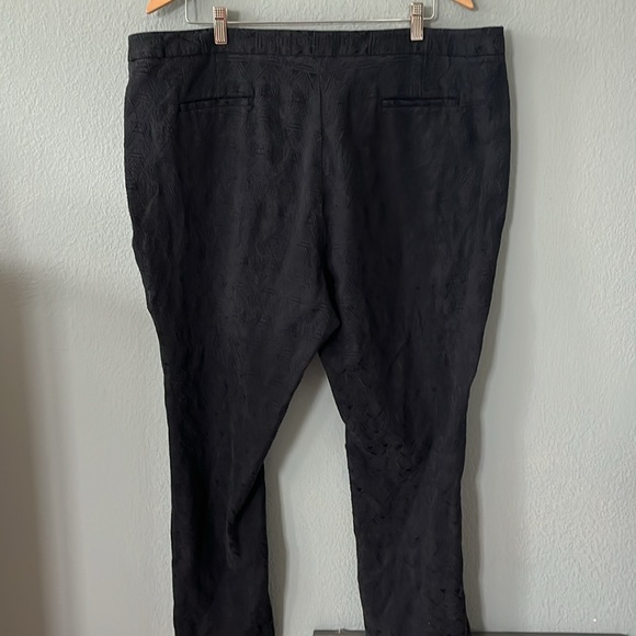 Amanda+Chelsea women’s plus size 20W pants, black patterned material - Picture 8 of 9